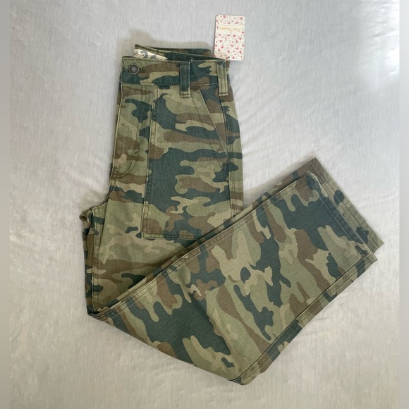 NWT Free People Remy Cropped Camo Pant Size 24 - Picture 2 of 10